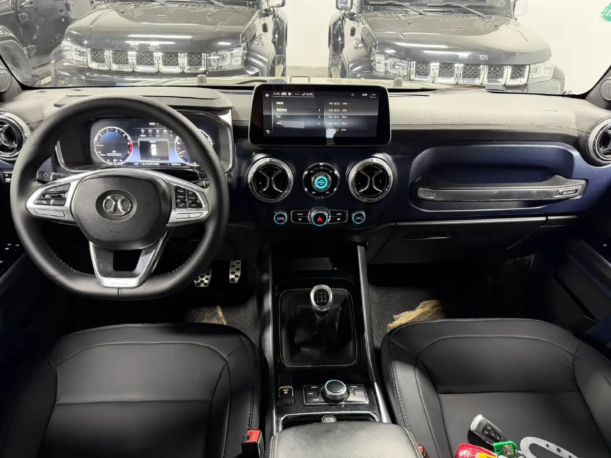 2018 Beijing BJ40 2.0T 204HP L4 5MT,autocango,china used car exporter,china ev exporter,chinese used car exporter,chinese used ev exporter