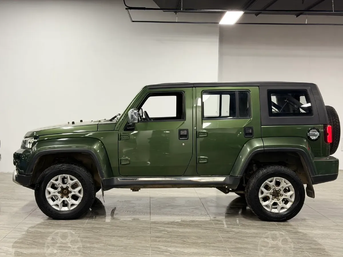 2018 Beijing BJ40 2.0T 204HP L4 5MT,autocango,china used car exporter,china ev exporter,chinese used car exporter,chinese used ev exporter