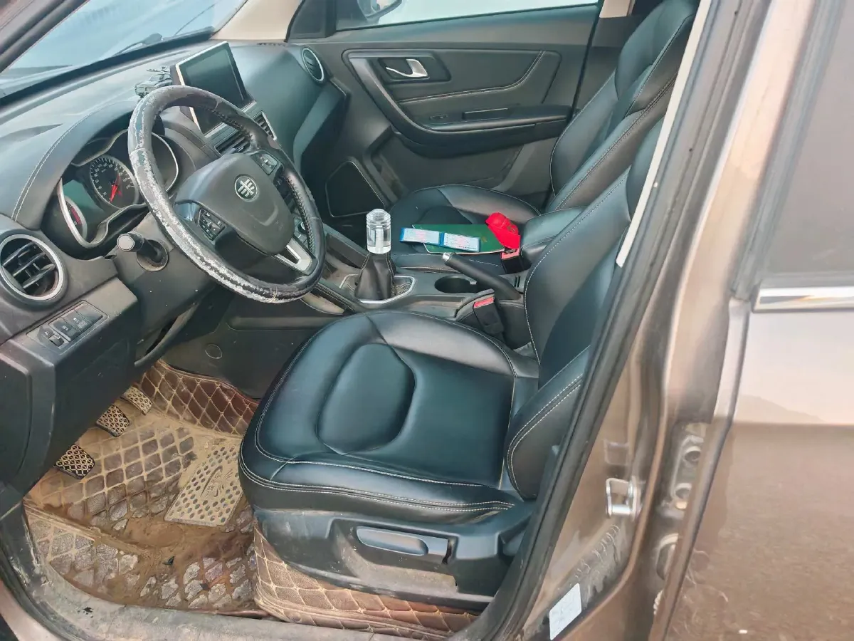 2018 Bestune X40 1.6L 114HP L4 5MT,autocango,china used car exporter,china ev exporter,chinese used car exporter,chinese used ev exporter