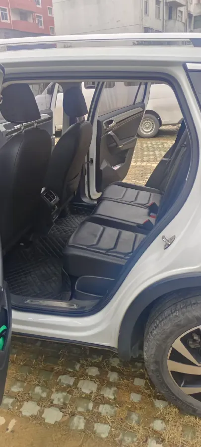 2019 Jeep Cherokee 2.0T 234HP L4 9AT,autocango,china used car exporter,china ev exporter,chinese used car exporter,chinese used ev exporter