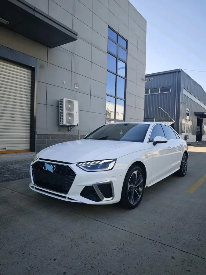 2023 Audi A4L 2.0T 190HP L4 7DCT,autocango,china used car exporter,china ev exporter,chinese used car exporter,chinese used ev exporter