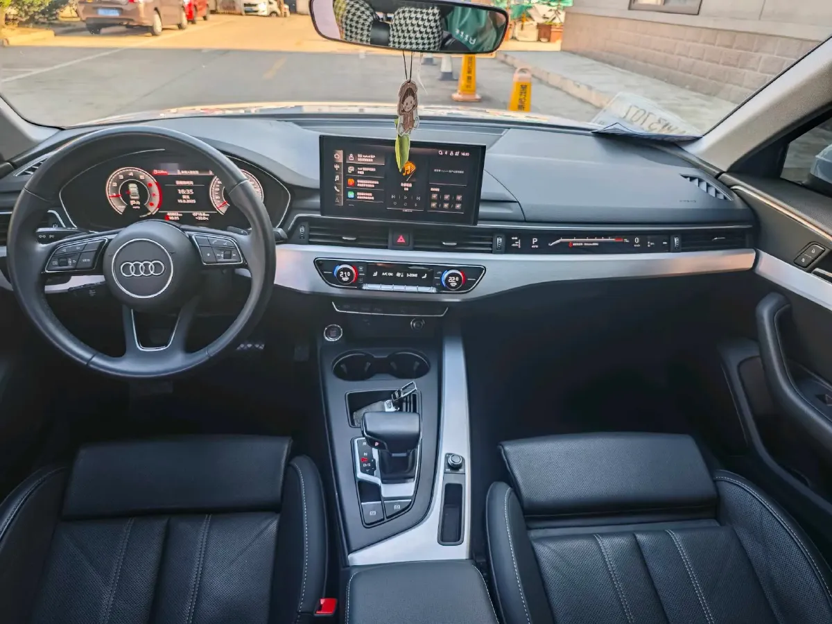 2023 Audi A4L 2.0T 190HP L4 7DCT,autocango,china used car exporter,china ev exporter,chinese used car exporter,chinese used ev exporter