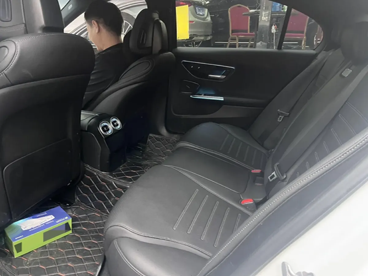 2023 Mercedes-Benz C Class 2.0T 204HP L4 9AT PHEV 25.4KWH,autocango,china used car exporter,china ev exporter,chinese used car exporter,chinese used ev exporter