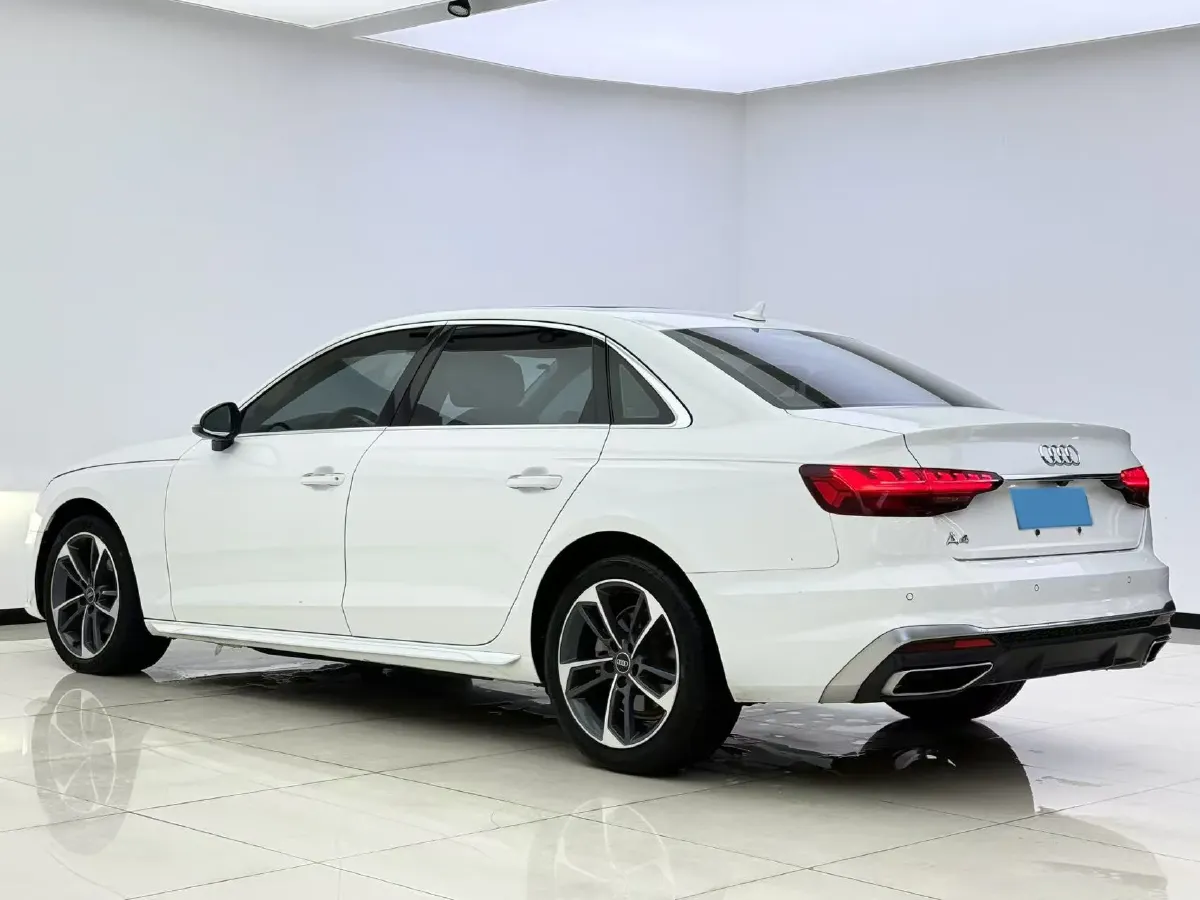 2023 Audi A4L 2.0T 190HP L4 7DCT,autocango,china used car exporter,china ev exporter,chinese used car exporter,chinese used ev exporter