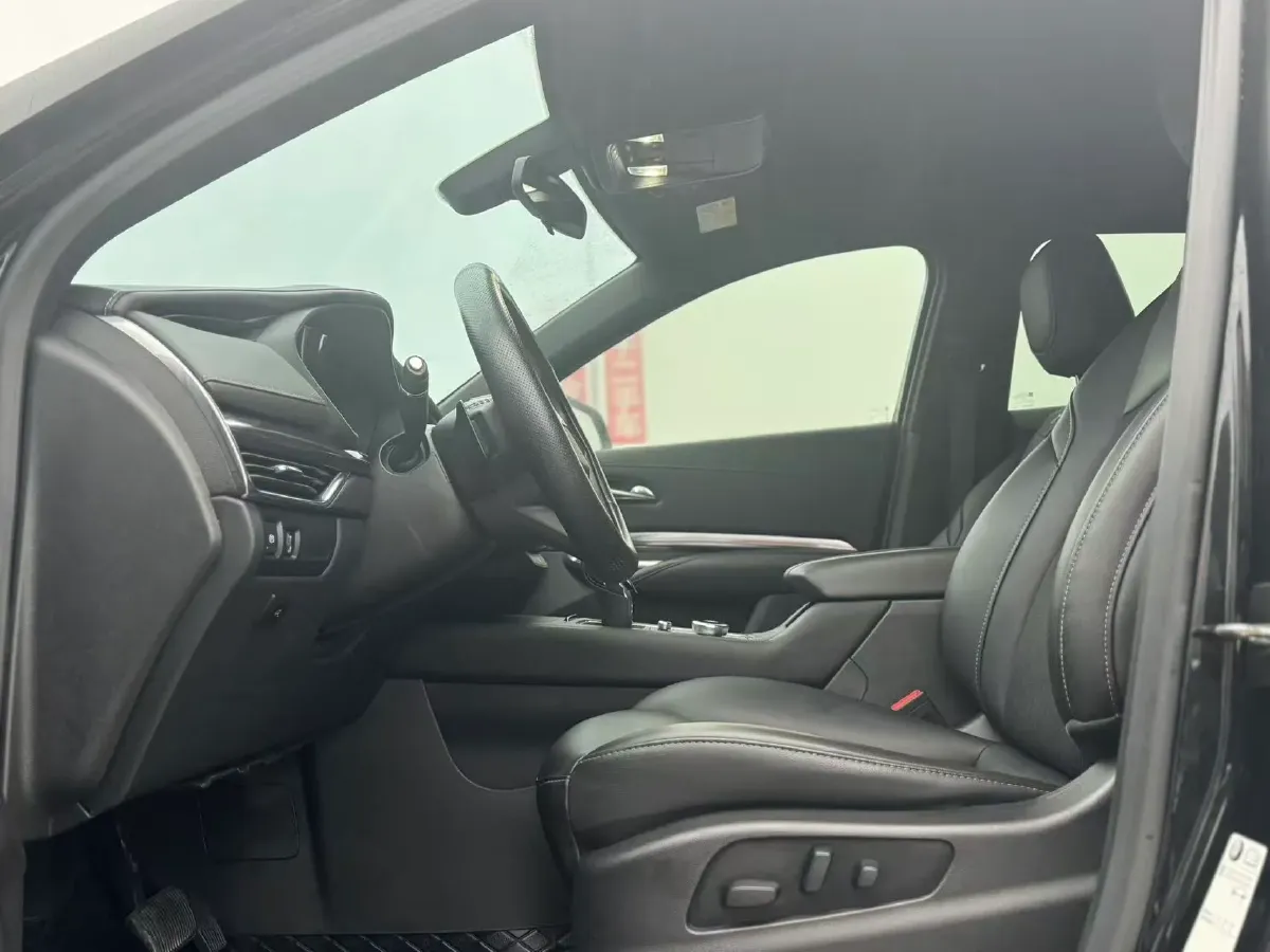 2023 Cadillac XT4 2.0T 237HP L4 9AT,autocango,china used car exporter,china ev exporter,chinese used car exporter,chinese used ev exporter