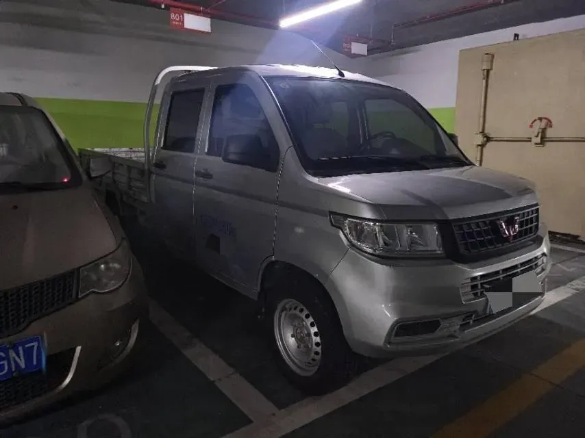 2023 WuLing RongGuang New Truck 1.5L 102HP L4 5MT,autocango,china used car exporter,china ev exporter,chinese used car exporter,chinese used ev exporter