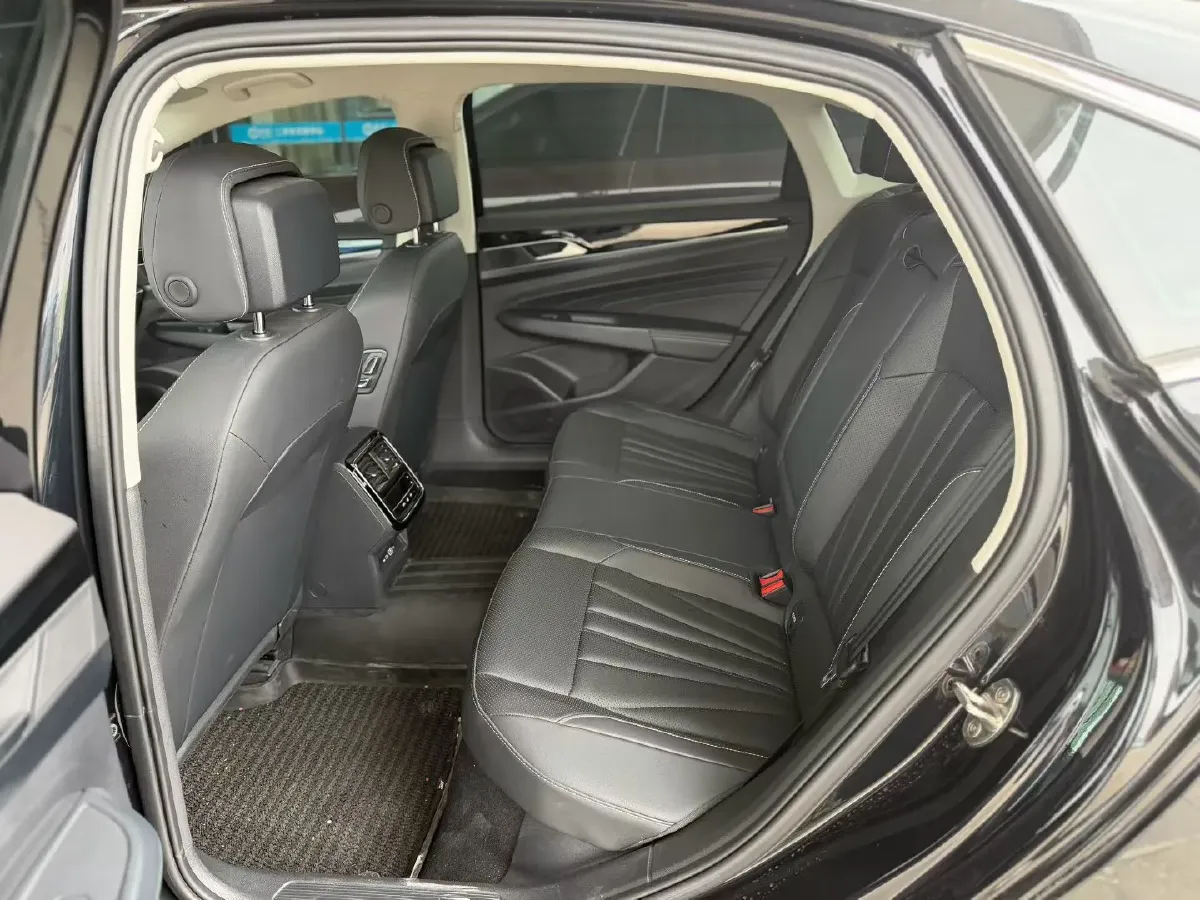 2025 Volkswagen Passat 2.0T 186HP L4 7DCT,autocango,china used car exporter,china ev exporter,chinese used car exporter,chinese used ev exporter