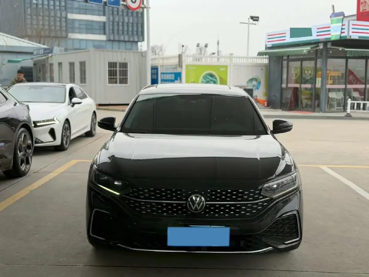 2025 Volkswagen Passat 2.0T 186HP L4 7DCT,autocango,china used car exporter,china ev exporter,chinese used car exporter,chinese used ev exporter