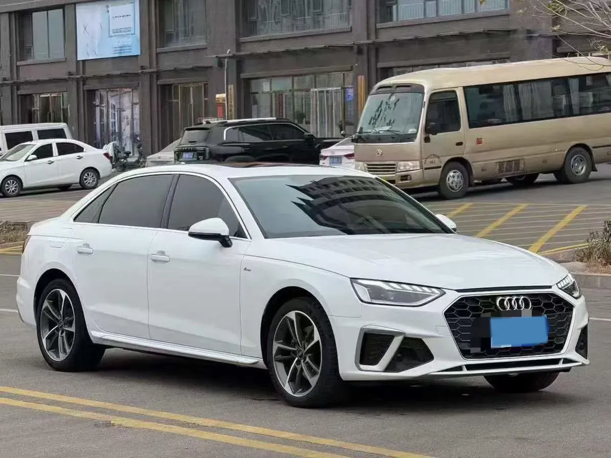 2023 Audi A4L 2.0T 190HP L4 7DCT,autocango,china used car exporter,china ev exporter,chinese used car exporter,chinese used ev exporter