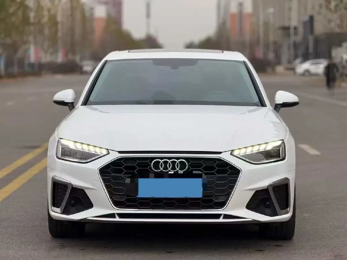 2023 Audi A4L 2.0T 190HP L4 7DCT,autocango,china used car exporter,china ev exporter,chinese used car exporter,chinese used ev exporter
