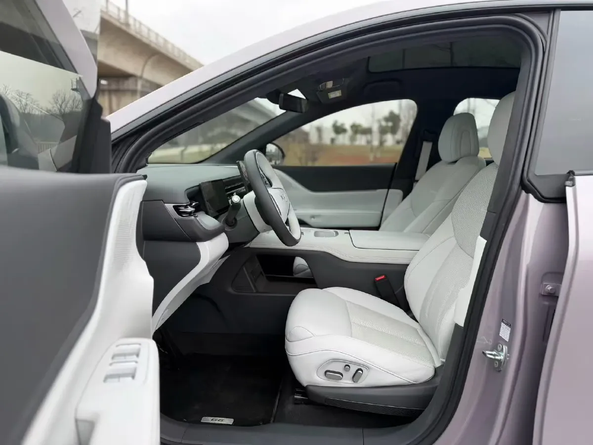 2025 Xpeng G6 BEV 68.5KWH,autocango,china used car exporter,china ev exporter,chinese used car exporter,chinese used ev exporter