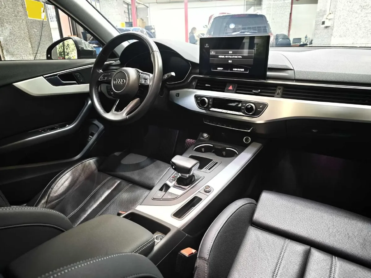 2020 Audi A4L 2.0T 190HP L4 7DCT,autocango,china used car exporter,china ev exporter,chinese used car exporter,chinese used ev exporter