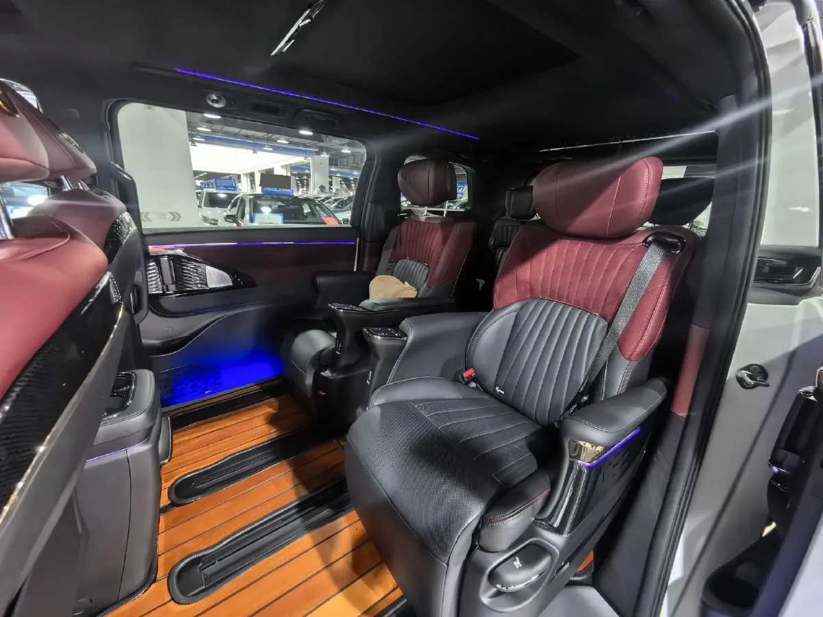 2023 GAC Trumpchi M8 2.0T 252HP L4 8AT,autocango,china used car exporter,china ev exporter,chinese used car exporter,chinese used ev exporter