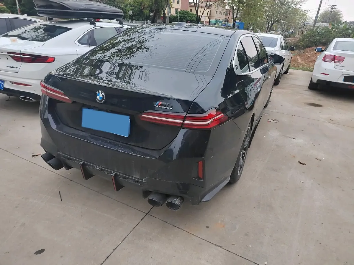 2025 BMW 5 Series 2.0T 190HP L4 8AT,autocango,china used car exporter,china ev exporter,chinese used car exporter,chinese used ev exporter