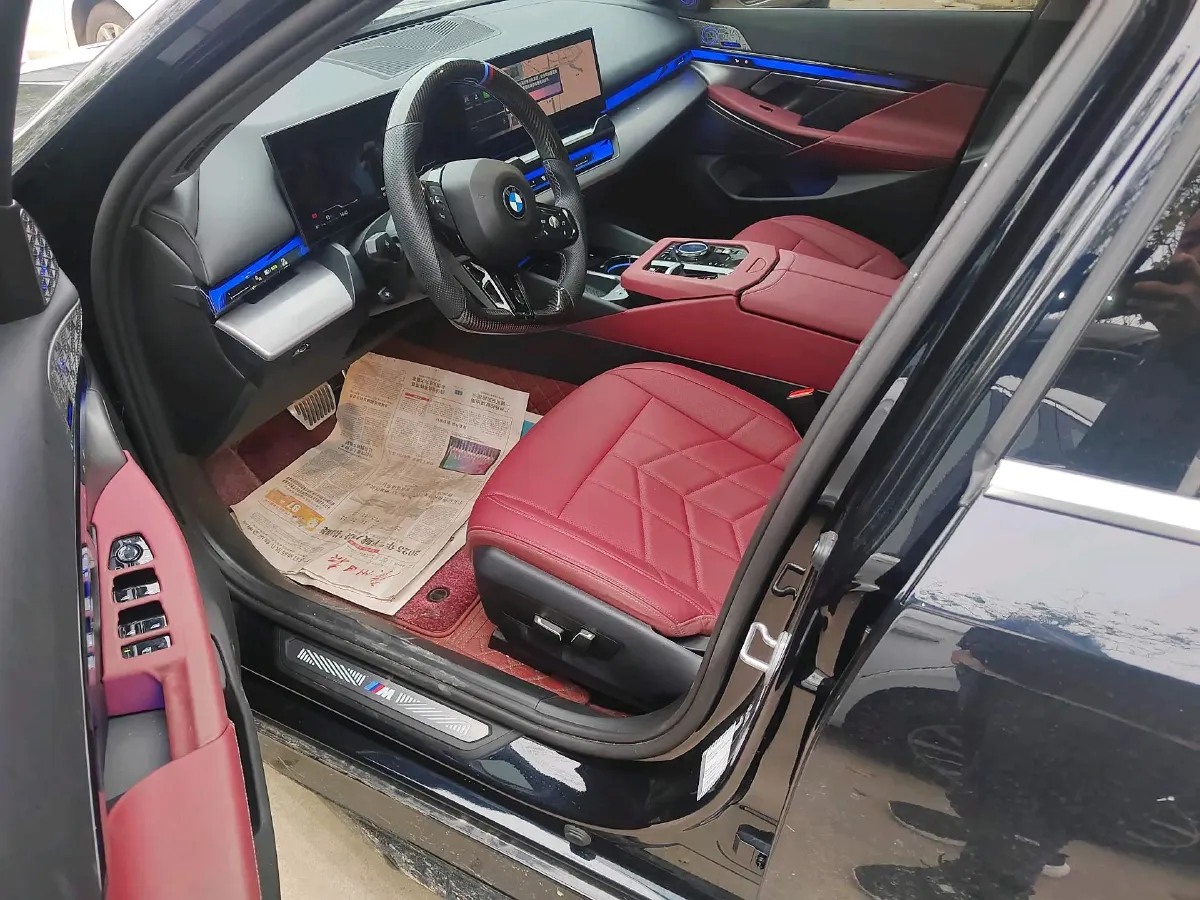 2025 BMW 5 Series 2.0T 190HP L4 8AT,autocango,china used car exporter,china ev exporter,chinese used car exporter,chinese used ev exporter