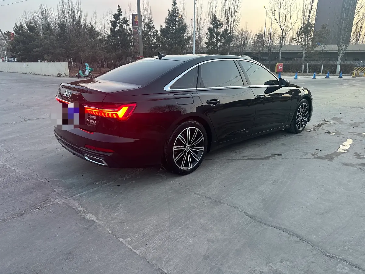 2021 Audi A6L 2.0T 224HP L4 7DCT,autocango,china used car exporter,china ev exporter,chinese used car exporter,chinese used ev exporter