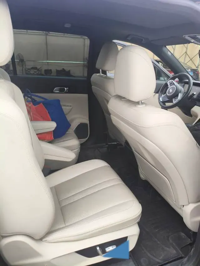 2020 Li ONE Range Extended 131HP REEV 40.5KWH,autocango,china used car exporter,china ev exporter,chinese used car exporter,chinese used ev exporter