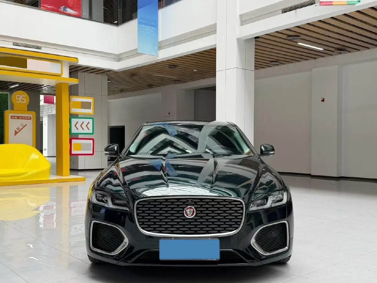 2024 Jaguar XFL 2.0T 250HP L4 8AT,autocango,china used car exporter,china ev exporter,chinese used car exporter,chinese used ev exporter