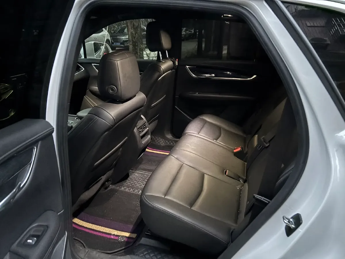 2022 Cadillac XT5 2.0T 237HP L4 9AT,autocango,china used car exporter,china ev exporter,chinese used car exporter,chinese used ev exporter