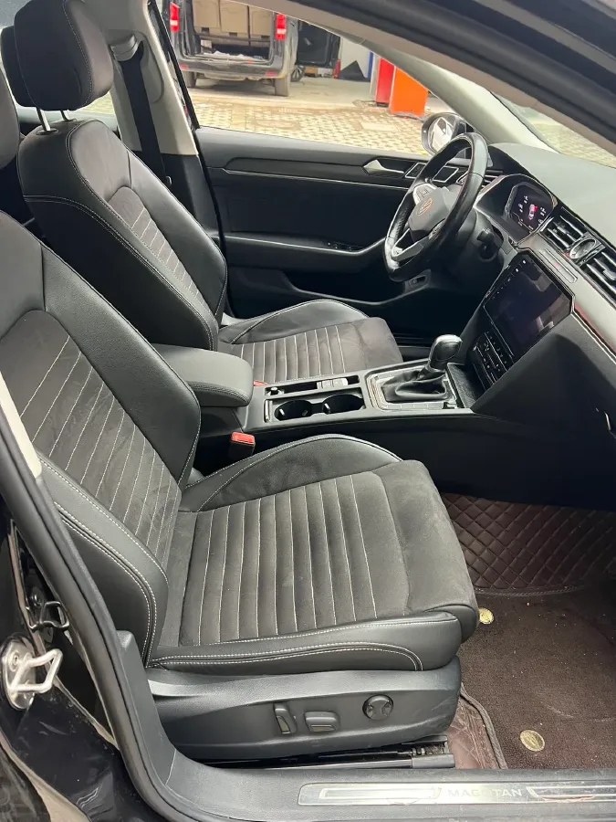 2020 Volkswagen Magotan 2.0T 186HP L4 7DCT,autocango,china used car exporter,china ev exporter,chinese used car exporter,chinese used ev exporter