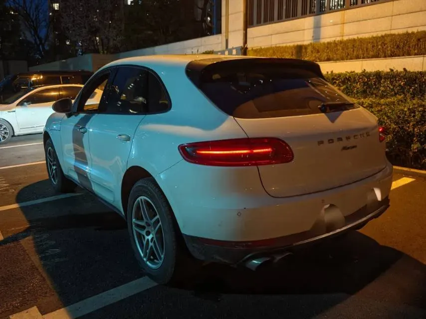 2017 Porsche Macan 2.0T 252HP L4 7DCT,autocango,china used car exporter,china ev exporter,chinese used car exporter,chinese used ev exporter
