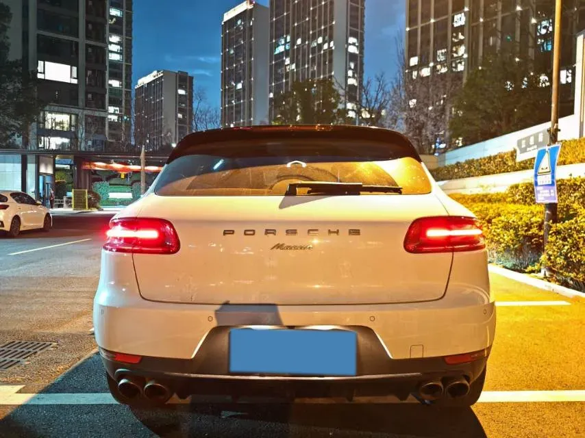 2017 Porsche Macan 2.0T 252HP L4 7DCT,autocango,china used car exporter,china ev exporter,chinese used car exporter,chinese used ev exporter