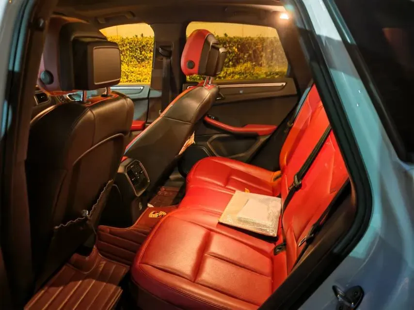 2017 Porsche Macan 2.0T 252HP L4 7DCT,autocango,china used car exporter,china ev exporter,chinese used car exporter,chinese used ev exporter