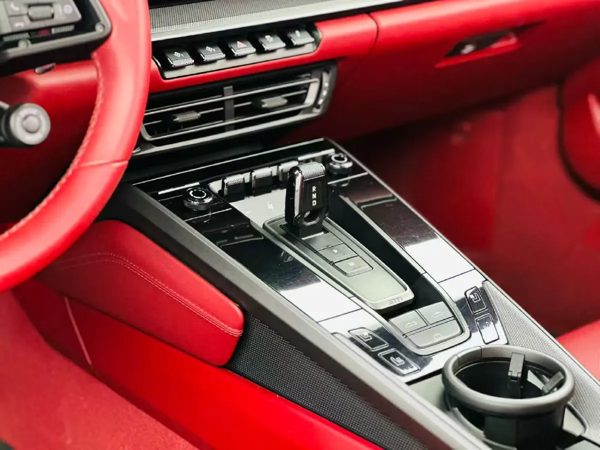 2023 Porsche 911 3.0T 385HP H6 8DCT,autocango,china used car exporter,china ev exporter,chinese used car exporter,chinese used ev exporter