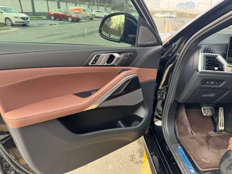 2023 BMW X6 3.0T 381HP L6 8AT,autocango,china used car exporter,china ev exporter,chinese used car exporter,chinese used ev exporter