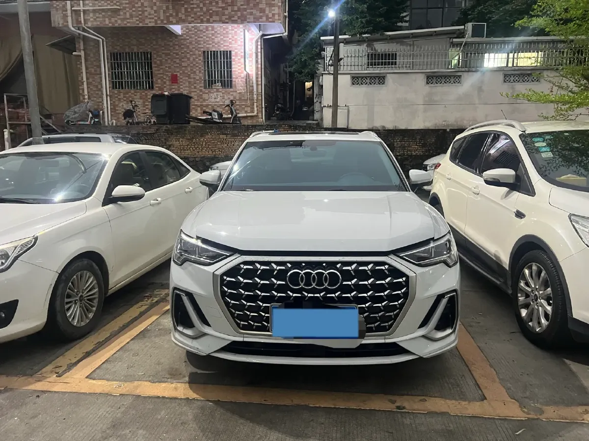 2024 Audi Q3 1.5T 160HP L4 7DCT,autocango,china used car exporter,china ev exporter,chinese used car exporter,chinese used ev exporter