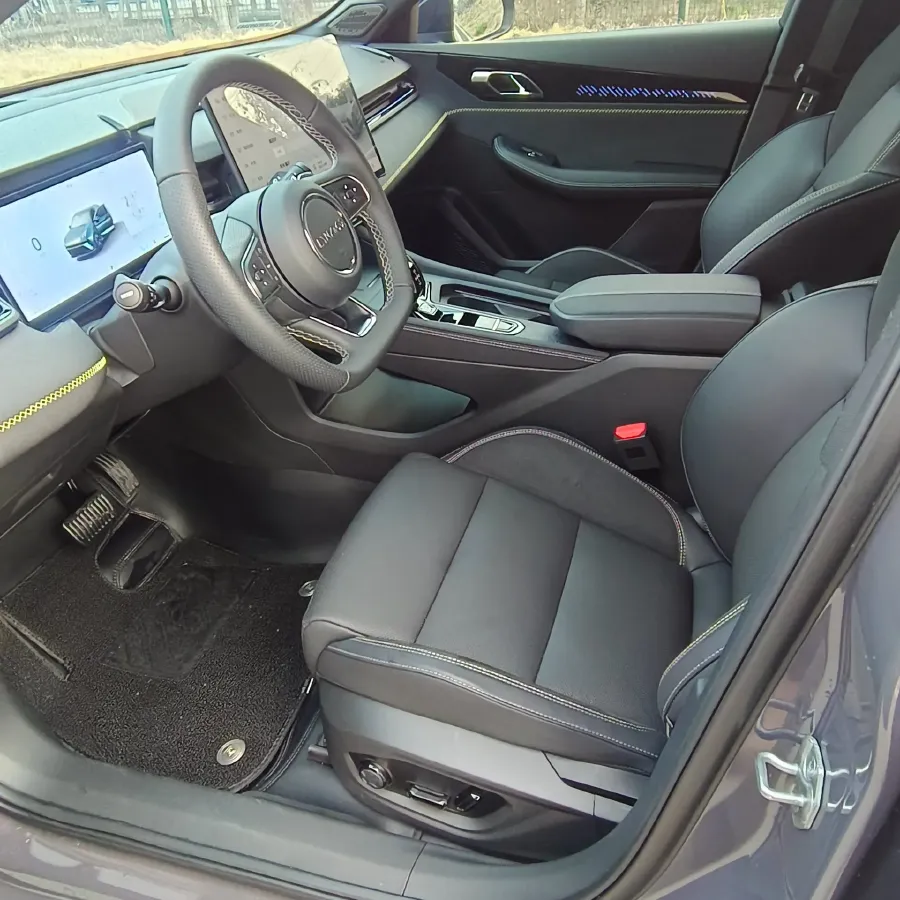 2025 LYNK&CO 03 2.0T 254HP L4 7DCT,autocango,china used car exporter,china ev exporter,chinese used car exporter,chinese used ev exporter