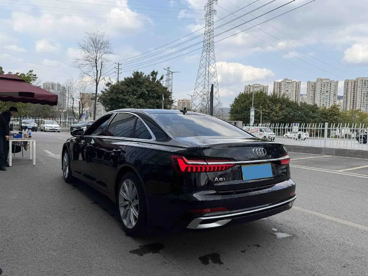 2024 Audi A6L 2.0T 245HP L4 7DCT,autocango,china used car exporter,china ev exporter,chinese used car exporter,chinese used ev exporter