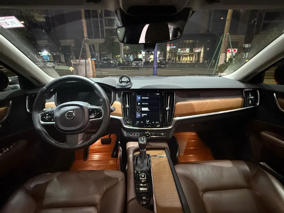 2019 Infiniti Q70 2.0T 211HP L4 7AT,autocango,china used car exporter,china ev exporter,chinese used car exporter,chinese used ev exporter