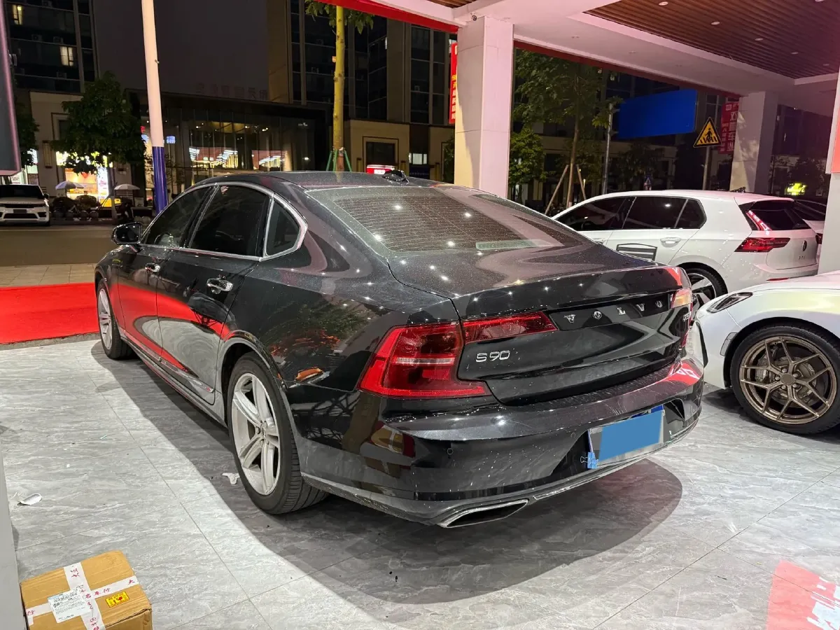 2019 Infiniti Q70 2.0T 211HP L4 7AT,autocango,china used car exporter,china ev exporter,chinese used car exporter,chinese used ev exporter