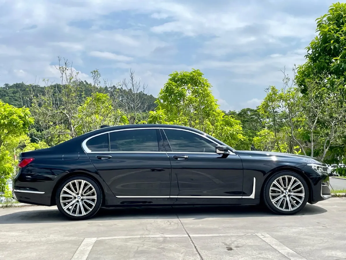 2019 BMW 7 Series 3.0T 340HP L6 8AT,autocango,china used car exporter,china ev exporter,chinese used car exporter,chinese used ev exporter