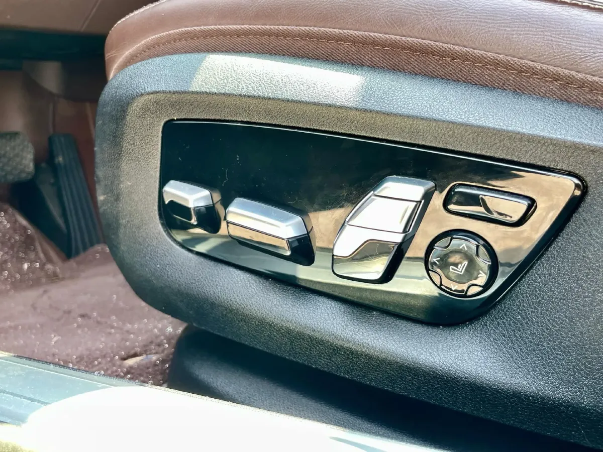 2019 BMW 7 Series 3.0T 340HP L6 8AT,autocango,china used car exporter,china ev exporter,chinese used car exporter,chinese used ev exporter