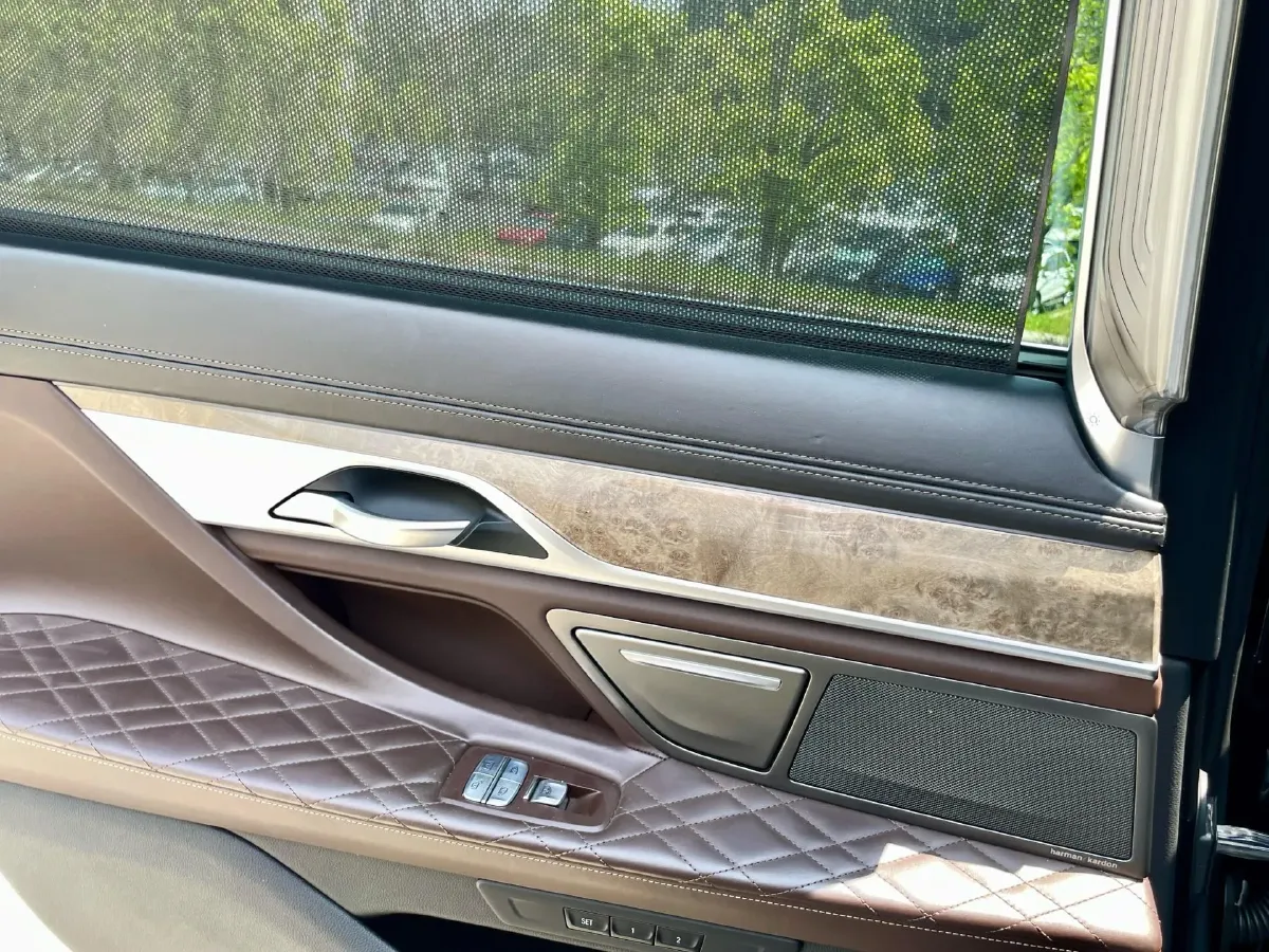 2019 BMW 7 Series 3.0T 340HP L6 8AT,autocango,china used car exporter,china ev exporter,chinese used car exporter,chinese used ev exporter