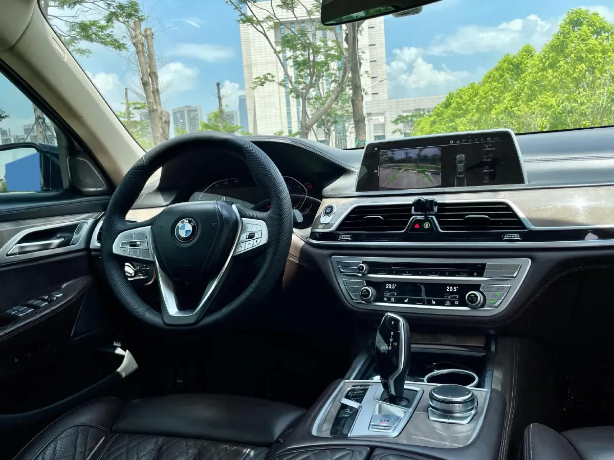 2019 BMW 7 Series 3.0T 340HP L6 8AT,autocango,china used car exporter,china ev exporter,chinese used car exporter,chinese used ev exporter
