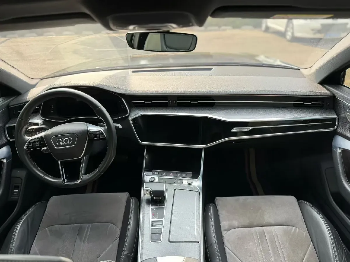 2020 Audi A6L 2.0T 190HP L4 7DCT,autocango,china used car exporter,china ev exporter,chinese used car exporter,chinese used ev exporter