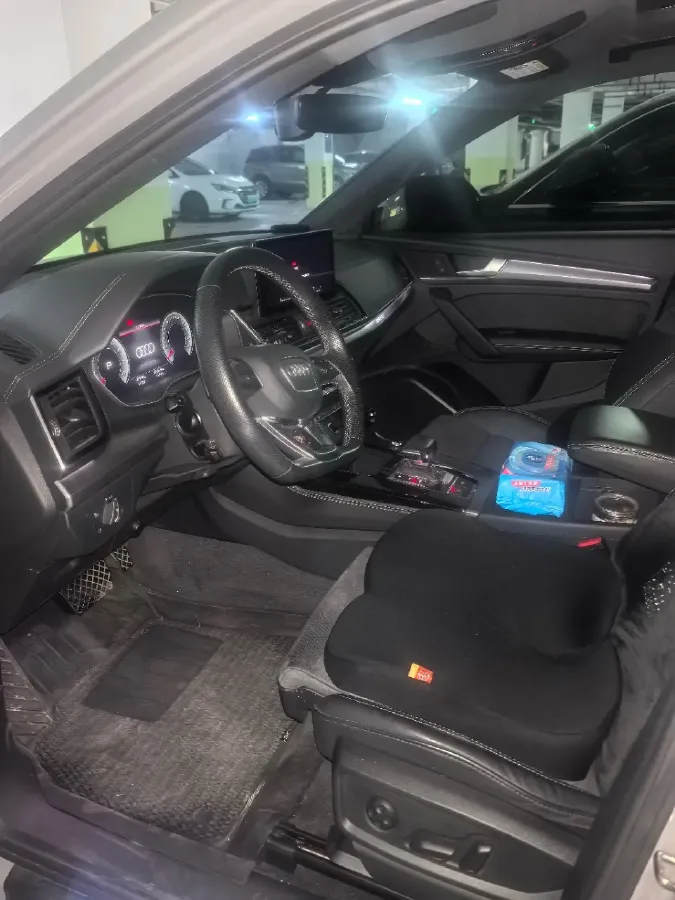 2022 Audi Q5L Sportback 2.0T 190HP L4 7DCT,autocango,china used car exporter,china ev exporter,chinese used car exporter,chinese used ev exporter