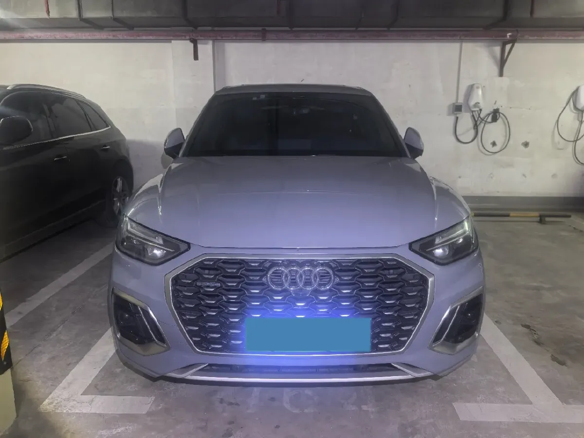 2022 Audi Q5L Sportback 2.0T 190HP L4 7DCT,autocango,china used car exporter,china ev exporter,chinese used car exporter,chinese used ev exporter