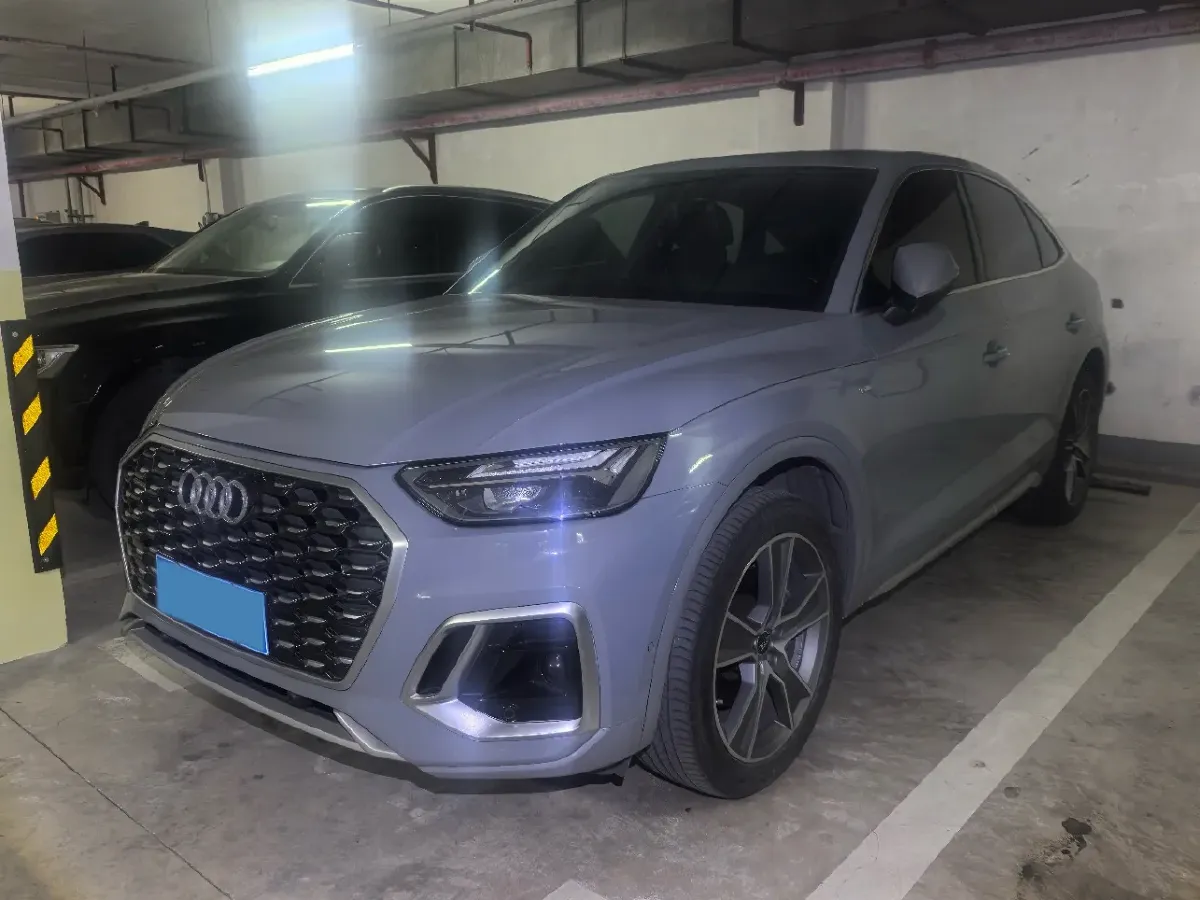 2022 Audi Q5L Sportback 2.0T 190HP L4 7DCT,autocango,china used car exporter,china ev exporter,chinese used car exporter,chinese used ev exporter