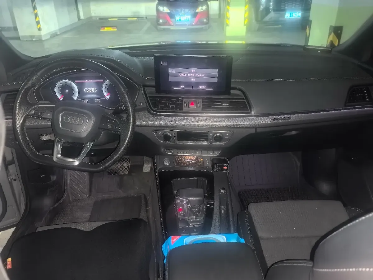 2022 Audi Q5L Sportback 2.0T 190HP L4 7DCT,autocango,china used car exporter,china ev exporter,chinese used car exporter,chinese used ev exporter