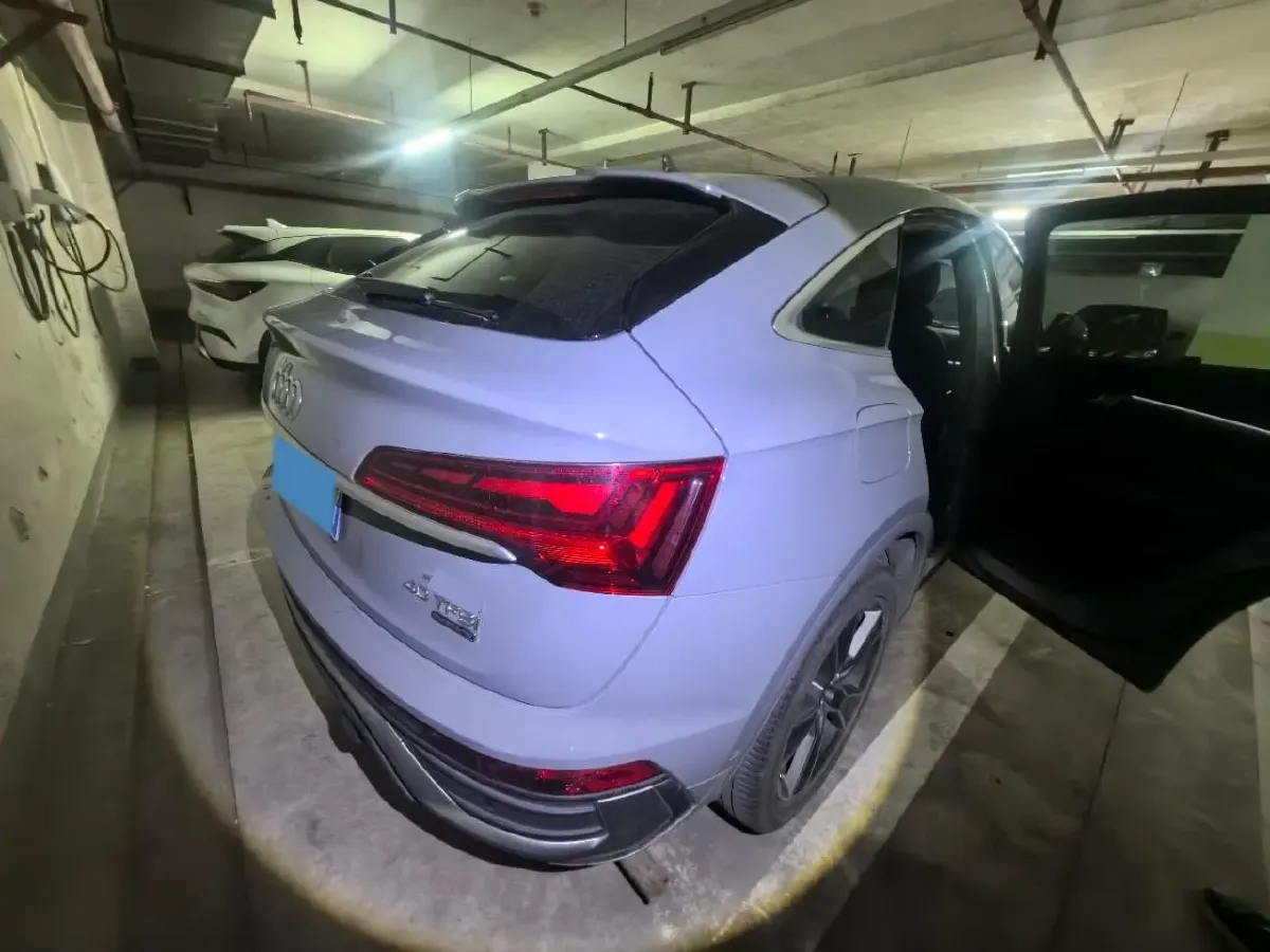 2022 Audi Q5L Sportback 2.0T 190HP L4 7DCT,autocango,china used car exporter,china ev exporter,chinese used car exporter,chinese used ev exporter