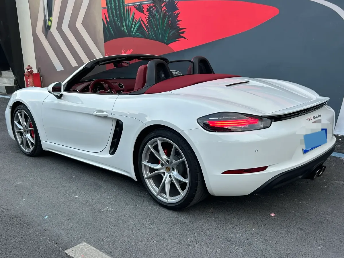 2022 Porsche 718 2.0T 250HP H4 7DCT,autocango,china used car exporter,china ev exporter,chinese used car exporter,chinese used ev exporter