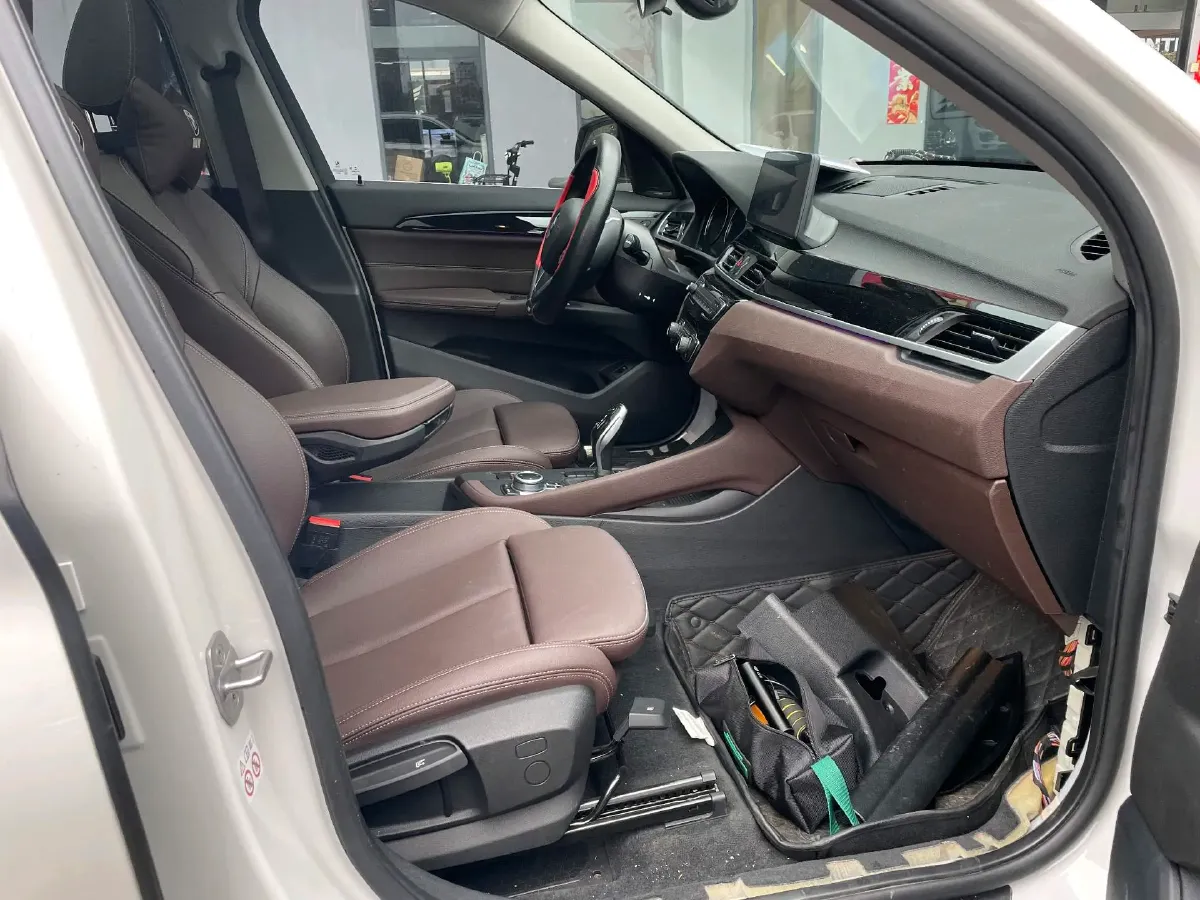 2021 BMW X1 1.5T 140HP L3 7DCT,autocango,china used car exporter,china ev exporter,chinese used car exporter,chinese used ev exporter