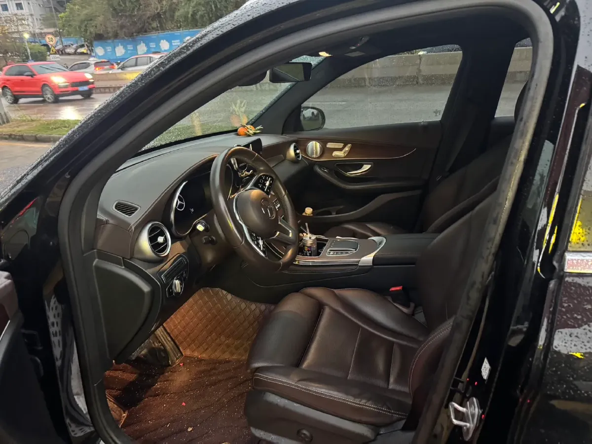 2021 Mercedes-Benz GLC Class 2.0T 258HP L4 9AT,autocango,china used car exporter,china ev exporter,chinese used car exporter,chinese used ev exporter