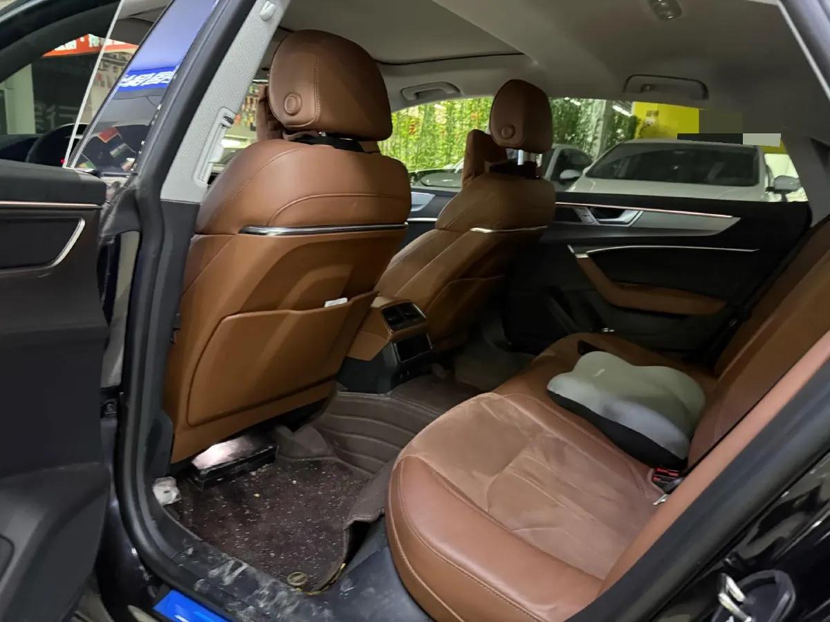 2024 Audi A7L 2.0T 245HP L4 7DCT,autocango,china used car exporter,china ev exporter,chinese used car exporter,chinese used ev exporter