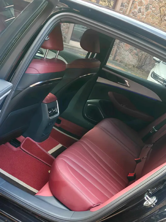 2025 HongQi H5 2.0T 224HP L4 8AT,autocango,china used car exporter,china ev exporter,chinese used car exporter,chinese used ev exporter