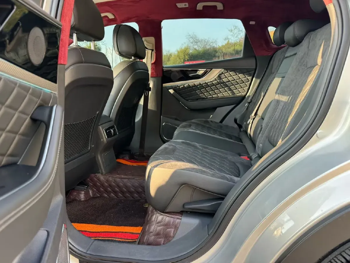 2019 HongQi HS5 2.0T 224HP L4 6AT,autocango,china used car exporter,china ev exporter,chinese used car exporter,chinese used ev exporter